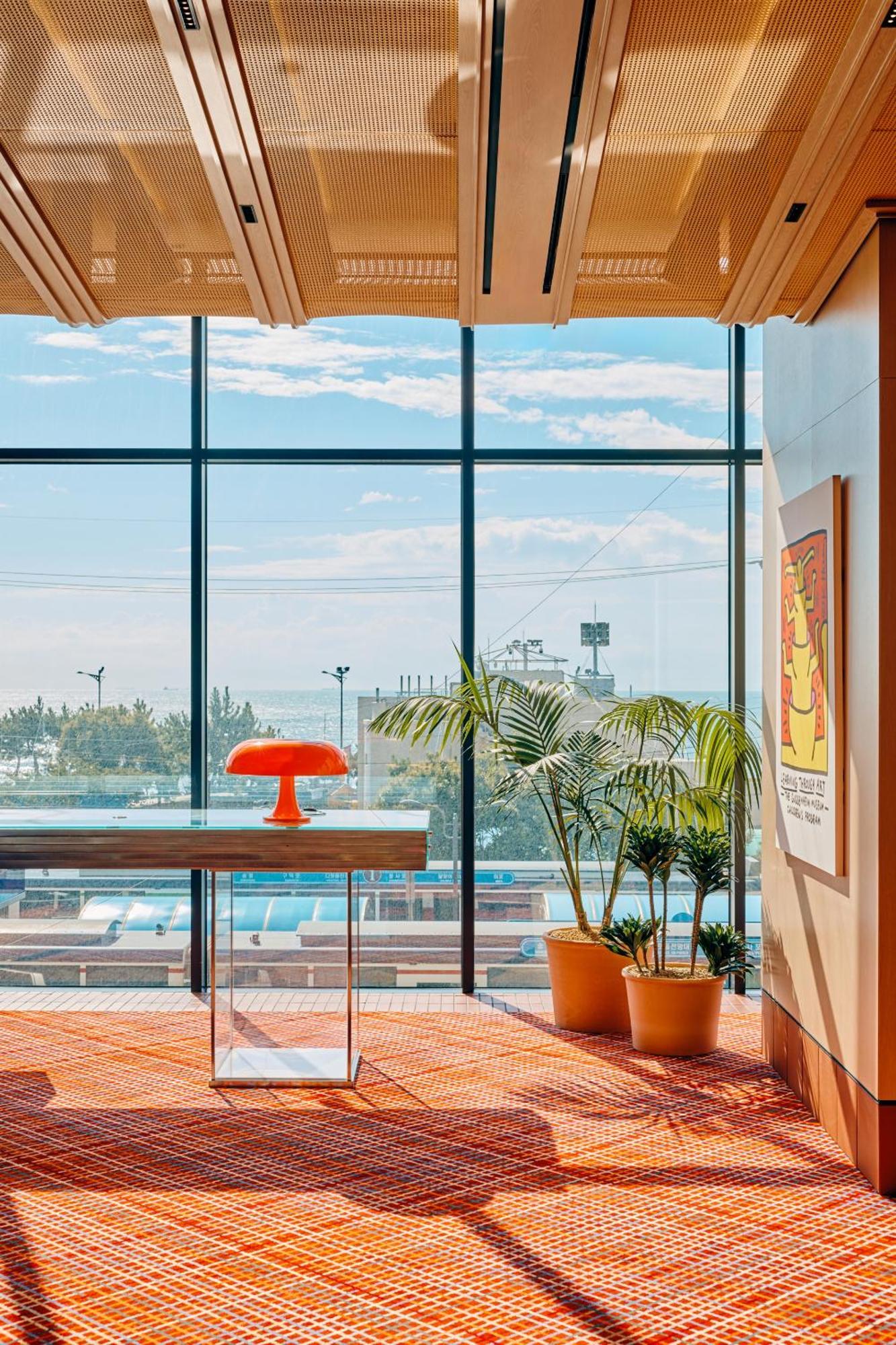 The Coolest Hotel Пусан Экстерьер фото